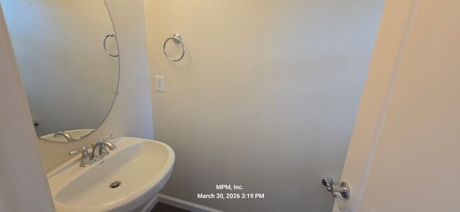 Building Photo - 3 bed 2 bath north end of town