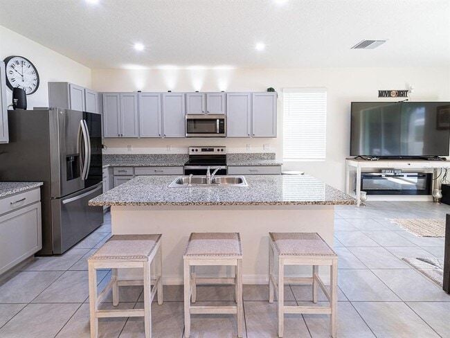 Building Photo - 2910 Boxwood Grove Row