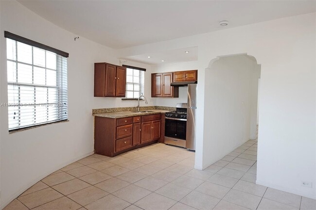 Building Photo - 2383 Flamingo Dr