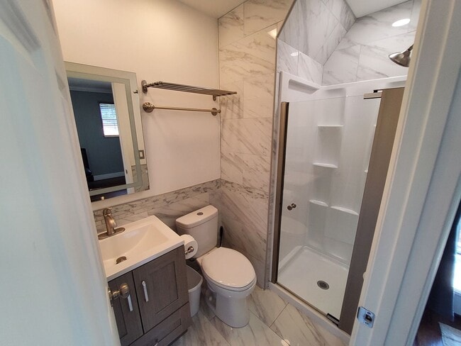 Building Photo - Sevierville 37862 - Showings begin July 11, 2026 - Fully Furnished! Long term or 3 Month Lease Co...