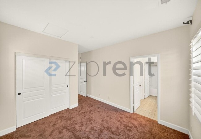 Building Photo - 4183 Vía Napoli