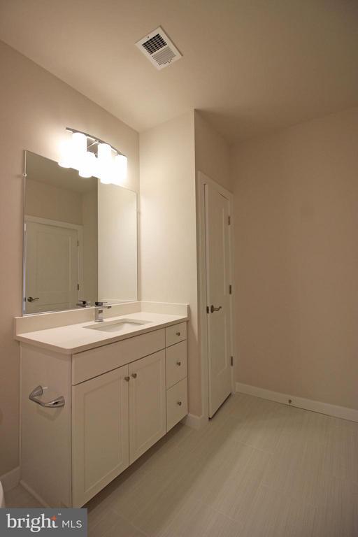 Building Photo - 1669 Bandit Loop