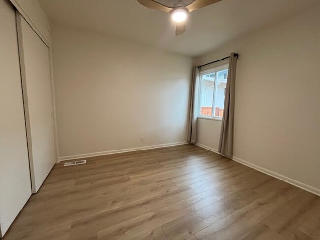 Building Photo - Updated El Cerrito Home with New Kitchen Appliances, Private Deck & Great Walkability