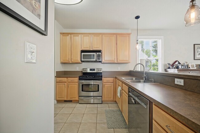 Building Photo - 1177 Treefern Dr