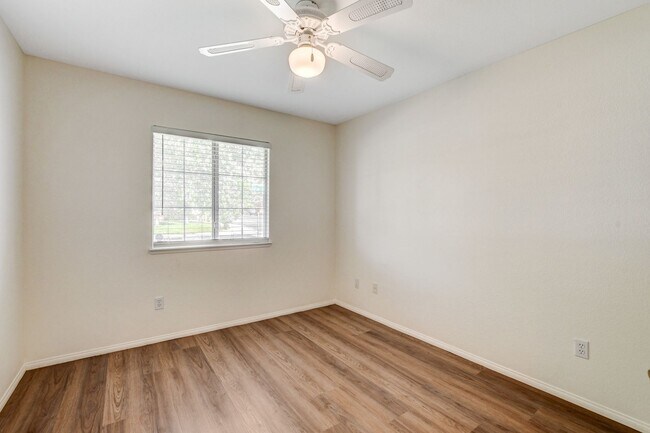 Building Photo - Beautiful Ranch Style Single Story w/Pool & View of the Las Vegas Strip