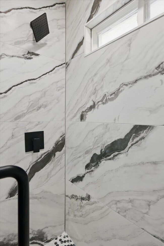 Building Photo - 3321 Ridgehaven St