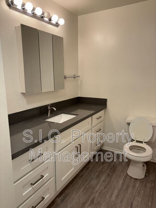 Building Photo - 5637 Strohm Ave