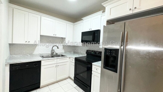 Building Photo - 4110 Alverado St