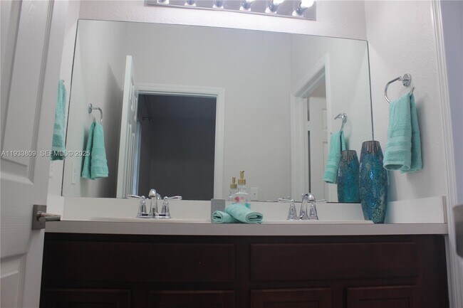 Building Photo - 3558 NW 29th Ct