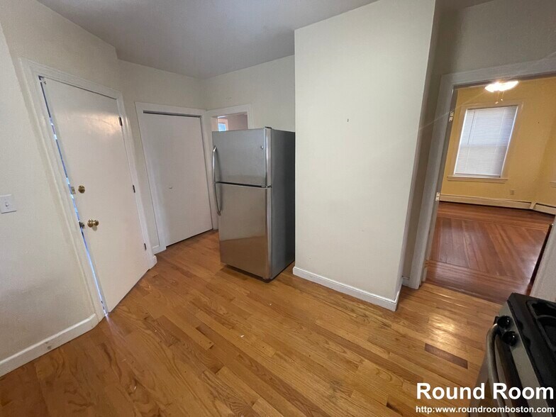 Building Photo - 13 Edmunds St