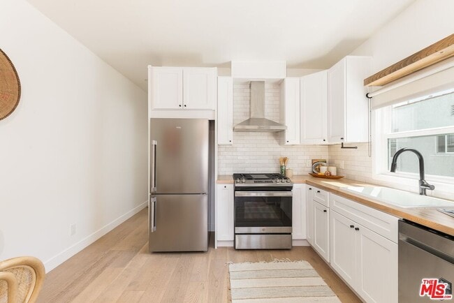 Building Photo - 5847 1/2 Ernest Ave