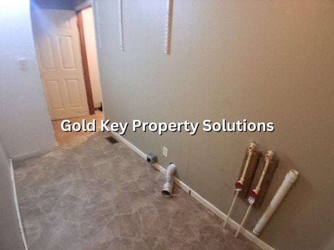 Building Photo - 1902 Rosemont Ave