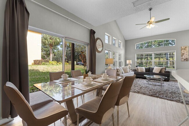 Building Photo - 4-Bedroom, 4-Bathroom in Kissimmee ***MOVE...