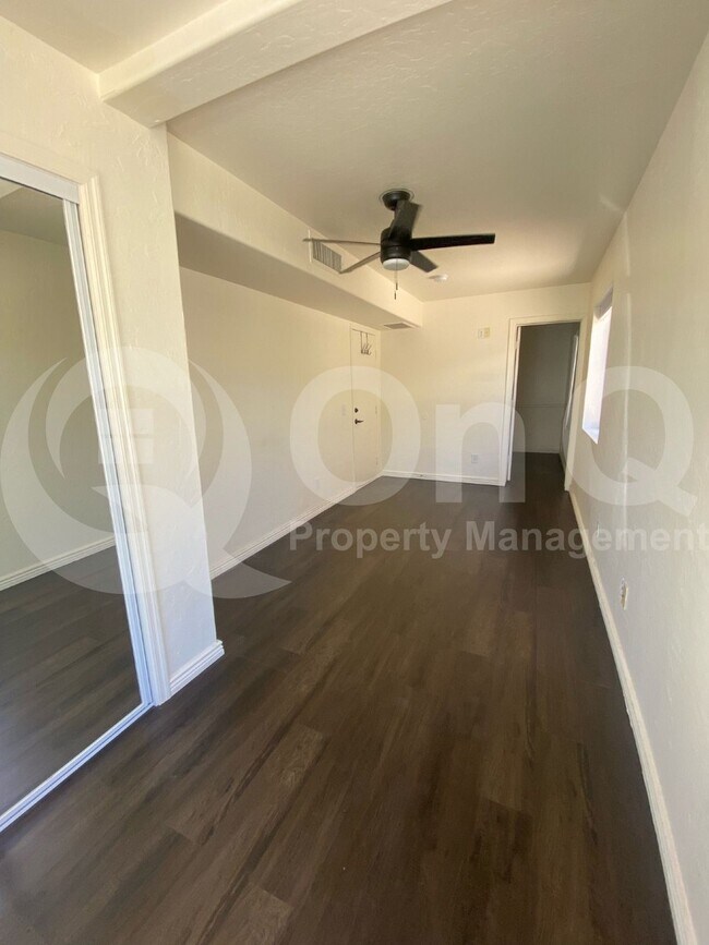 Building Photo - 877 W Shellfish Dr