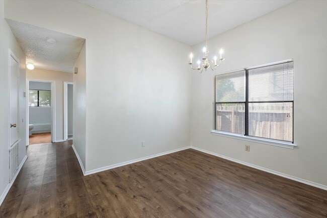 Building Photo - 6822 Quail Lake Dr