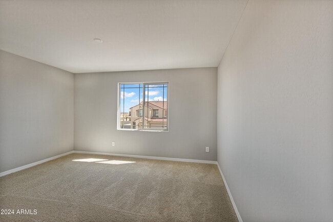 Building Photo - 8956 W Luke Ave