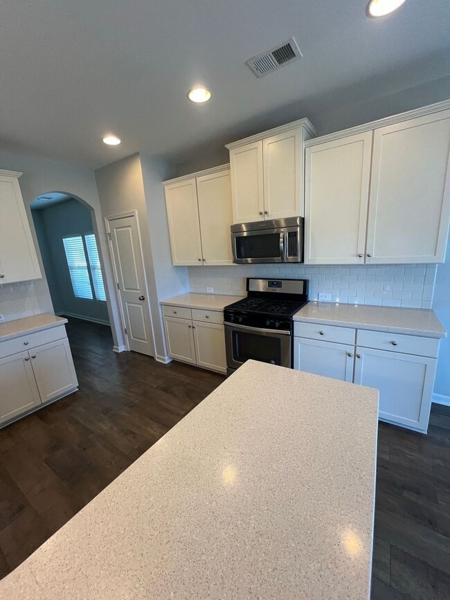 Building Photo - Large 3BR, 2BA in Windsor Plantation