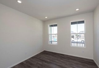 Building Photo - Terrain Oak Valley 3bd 2.5ba Gem!