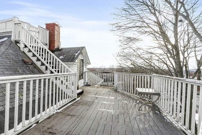 Building Photo - 150 Summer St