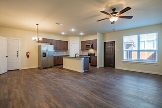 Building Photo - AVAILABLE NOW! GORGEOUS 2 BEDROOM FOUR PLEX LOCATED IN MIDLOTHIAN ISD!