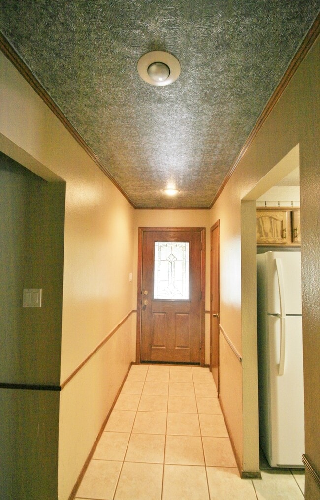 Building Photo - 3 Bed 2 Bath Home in Zia School District!