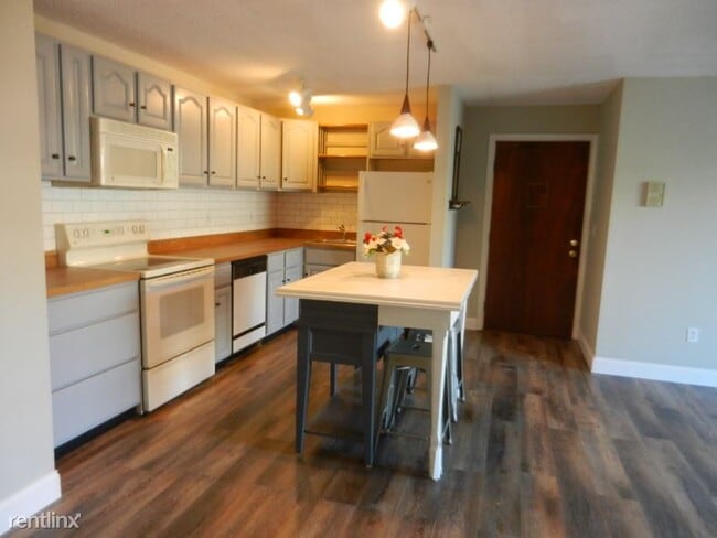 Building Photo - 1 br, 1 bath Condo - 68 Main Street