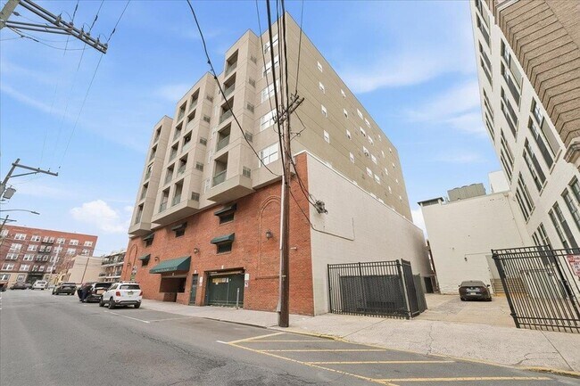 Building Photo - 318 54th St