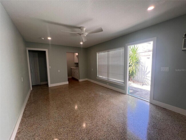 Building Photo - 40 82nd Ave