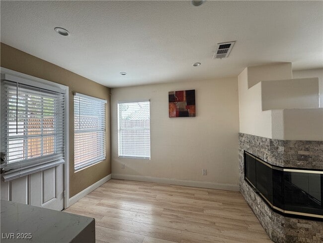 Building Photo - 4454 Bertram Ln