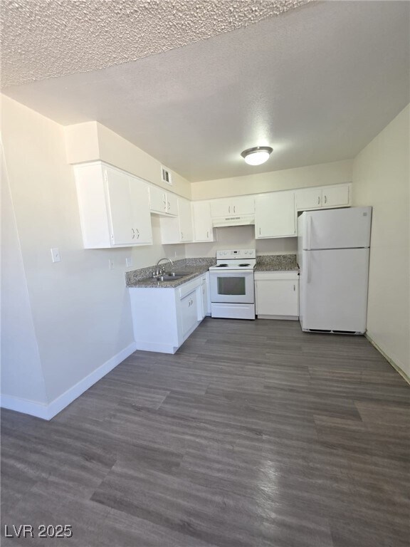 Building Photo - 1075 E Desert Inn Rd