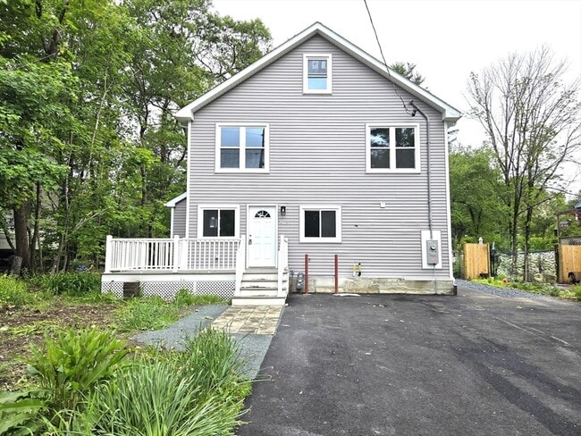 Building Photo - 276 Sumner St