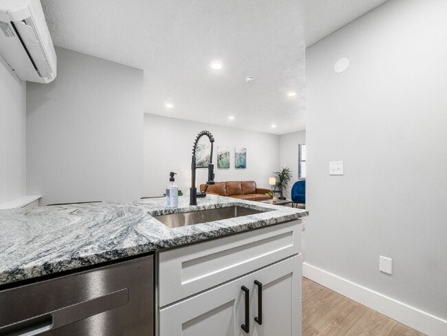 Building Photo - Charming Updated 1-Bedroom Home in Desirable Southern Orchards