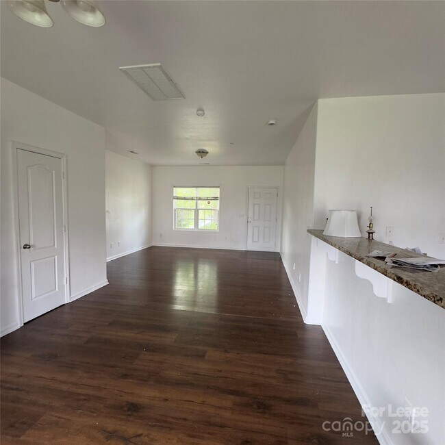 Building Photo - 9013 Maidenhair Ct