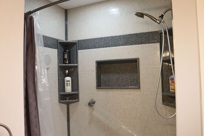 Building Photo - Comfy & Chic Council Bluffs Retreat - 2BR 1B