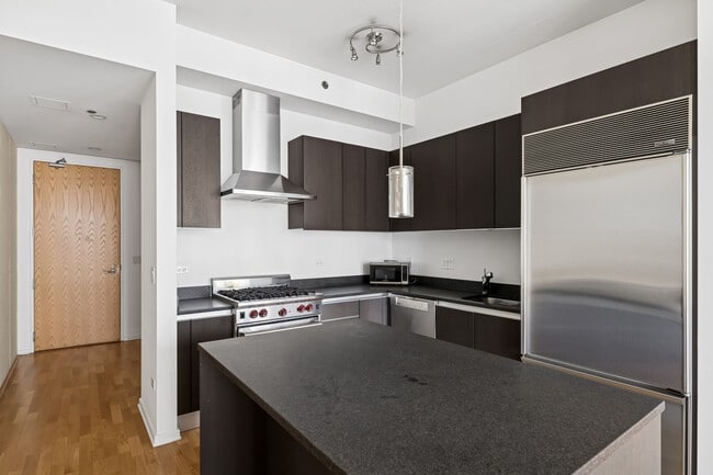 Building Photo - 600 N Fairbanks Ct