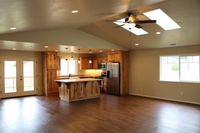 Building Photo - Henderson Center Gorgeous!  Executive Home, Beautiful finishes