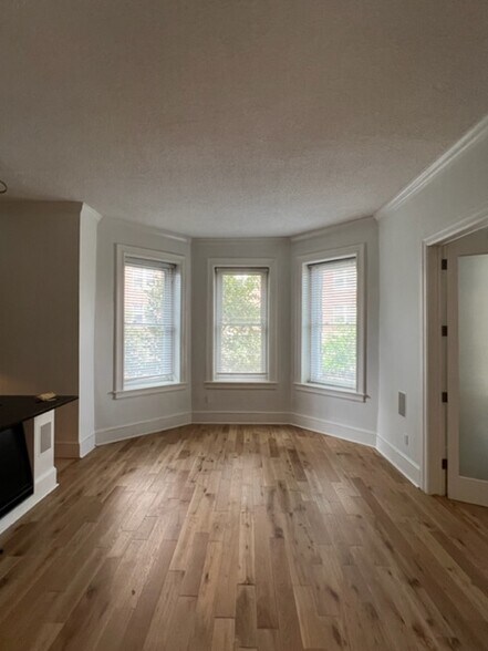 Bay Window - 1851 Columbia Rd NW
