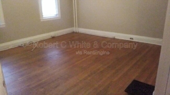 Building Photo - 111 S Main St