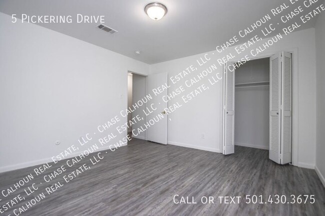 Building Photo - 5 Pickering Dr