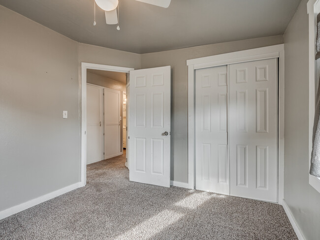 Building Photo - 1238 Iowa St