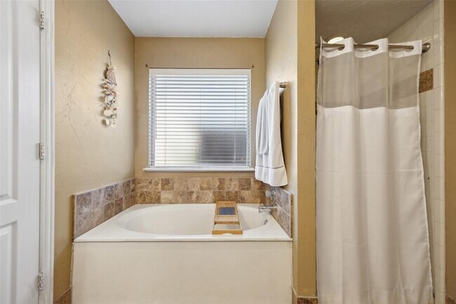Building Photo - 7209 Montego Dr