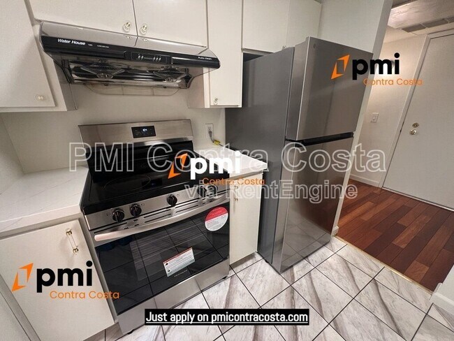 Building Photo - 470 N Civic Dr