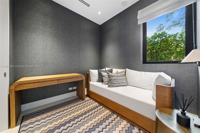 Building Photo - 4585 Nautilus Dr