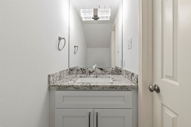 Building Photo - 12907 Trail Hollow Dr