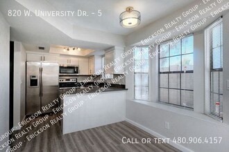 Building Photo - 820 W University Dr