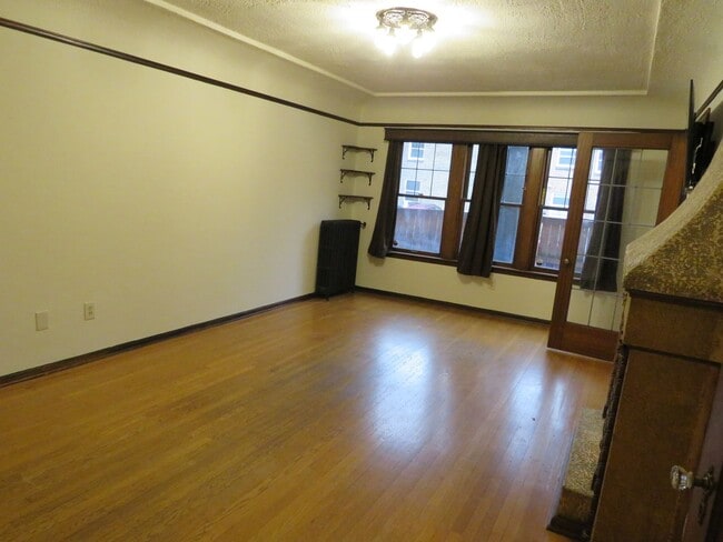 Building Photo - Capitol Hill Studio $1550.00,  W/S/G included. La Flor Condominiums.