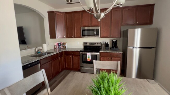 Building Photo - 605 Sweet Bonnie Ln