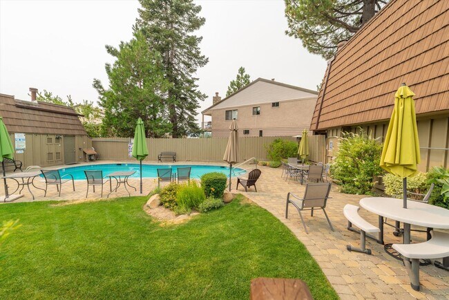 Building Photo - New Listing! LONG TERM: Great Amenities! Spacious Interior! Private Beach!
