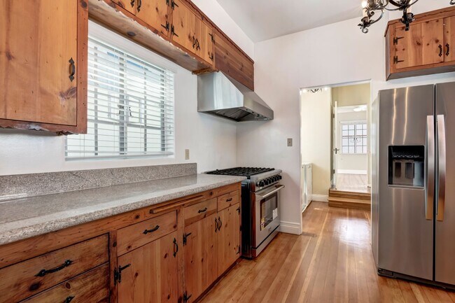 Building Photo - Classic Spanish Elegance Steps from Beverly Hills