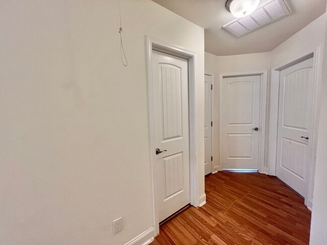 Building Photo - Stunning 3BD, 3BA Raleigh Townhome in an H...
